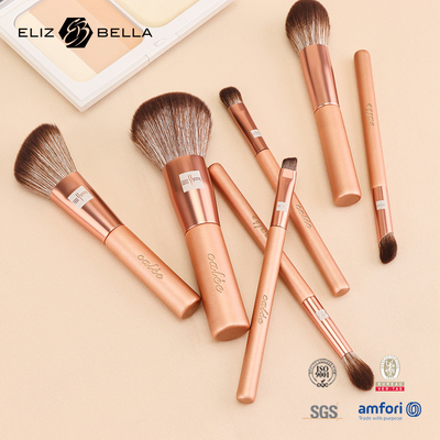 7pcs yang dapat disesuaikan dengan set sikat make-up perjalanan dengan pegangan plastik dan rambut sintetis