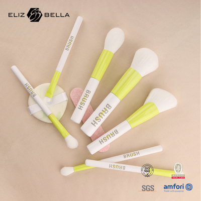 Raih Tampilan Profesional dengan Mudah dengan Bulu Sikat yang Lebih Padat dari Beauty Needs Travel Brush Set